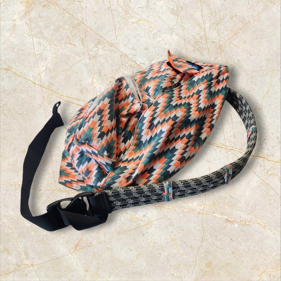 KAVU Rope Sling Bag Crossbody Shoulder Bag Geometric Print Travel - Picture 2 of 7